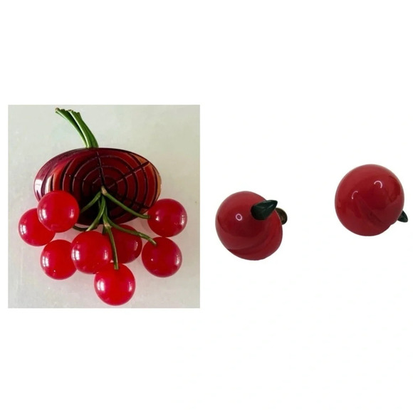 BAKELITE SET Vintage 1930s Art Deco 8 Red Cherries on Log Brooch Pin & Earrings - Picture 1 of 7